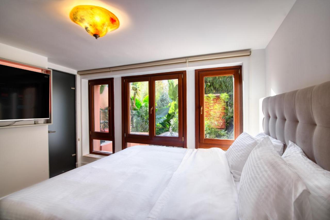 Farmaki Residence, Plaka