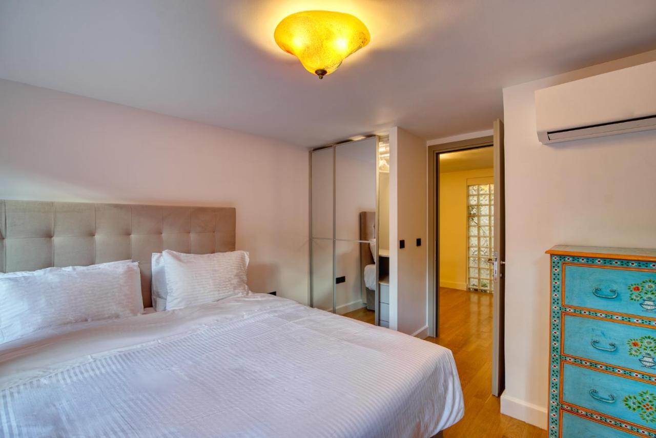 Farmaki Residence, Plaka Athens