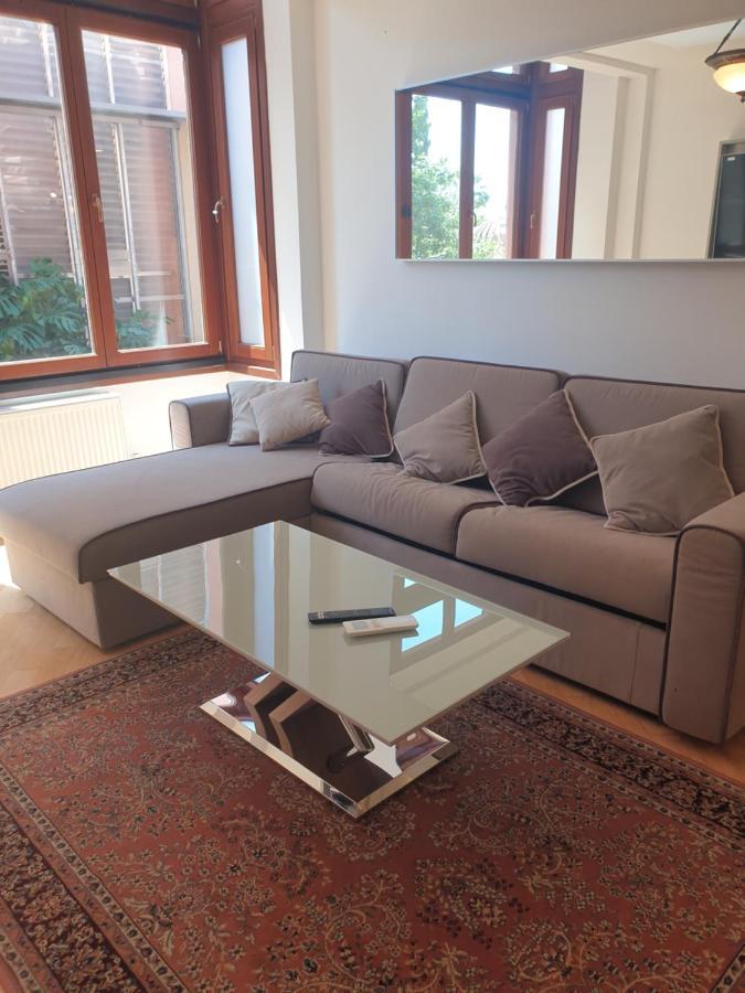 Farmaki Residence, Plaka Athens